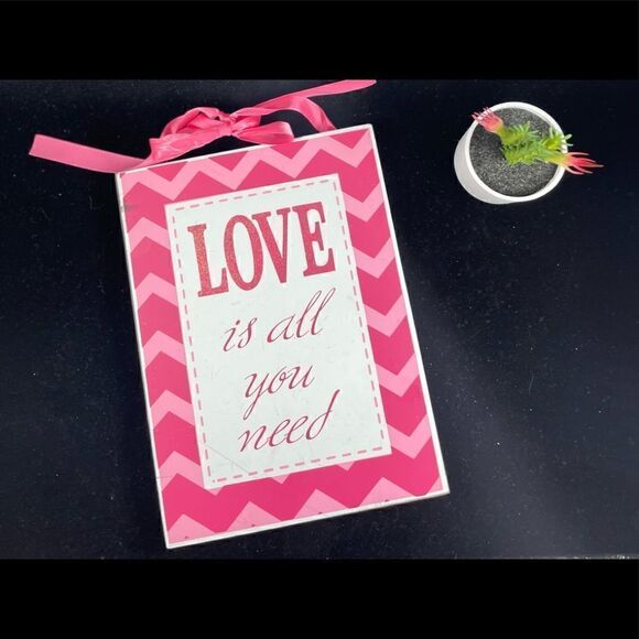❤️🥰❤️ Love is All You Need” Wall Hanging Home Decor EPC - Picture 1 of 3